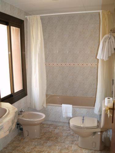 Hotel Hostal del Sol Sant Feliu de Guíxols Buitenkant foto