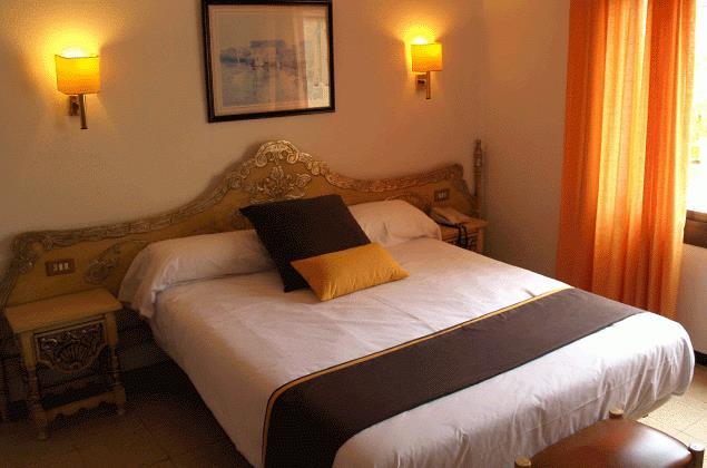 Hotel Hostal del Sol Sant Feliu de Guíxols Buitenkant foto