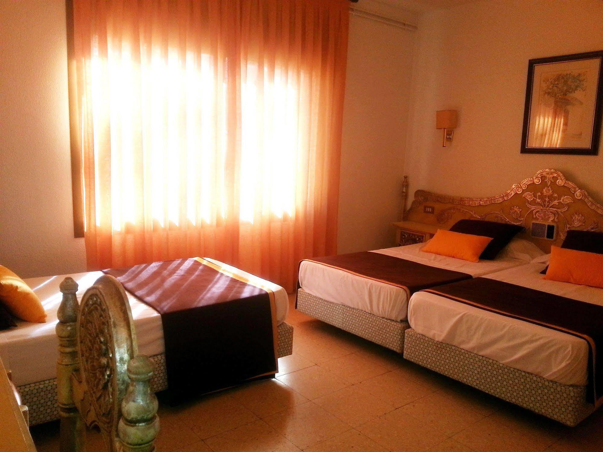 Hotel Hostal del Sol Sant Feliu de Guíxols Buitenkant foto