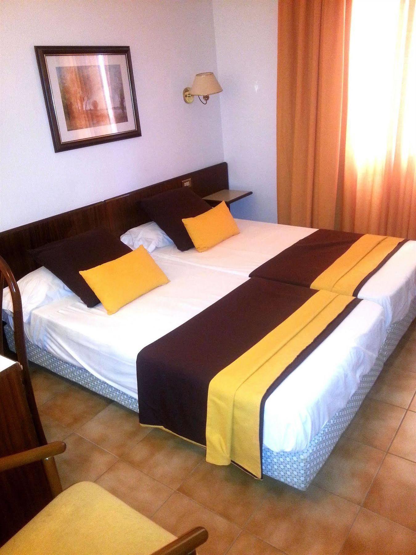 Hotel Hostal del Sol Sant Feliu de Guíxols Buitenkant foto